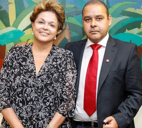 Para Vagner, da CUT, Campos e Aécio significam arrocho salarial