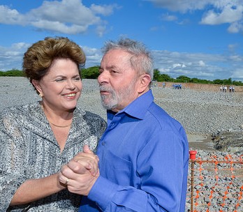 “Só não atrasa obra quem não faz”, diz Dilma