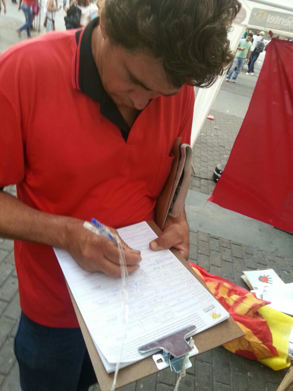 Em BH, campanha pela Reforma Política recolhe duas mil assinaturas