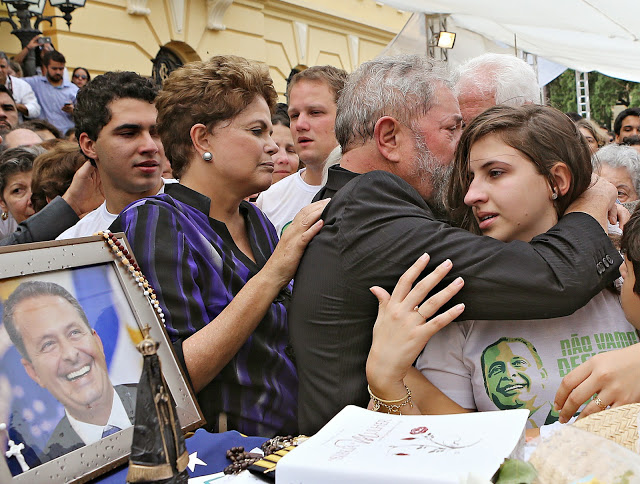 Dilma e Lula participam de missa de corpo presente de Eduardo Campos