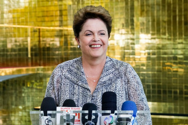 Dilma diz que só haverá Reforma Política com apoio popular