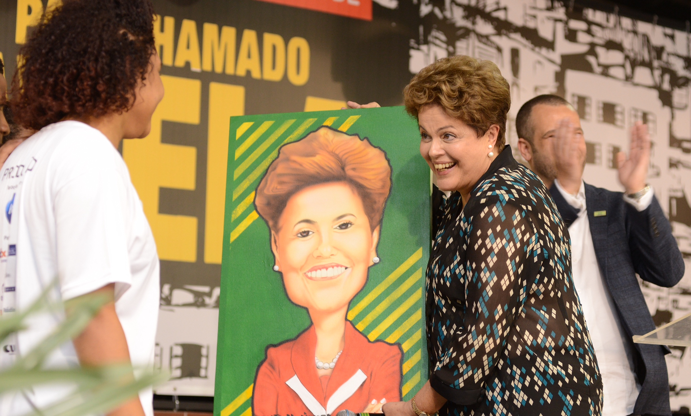 Criamos condições para a favela ter vida melhor, diz Dilma à Cufa