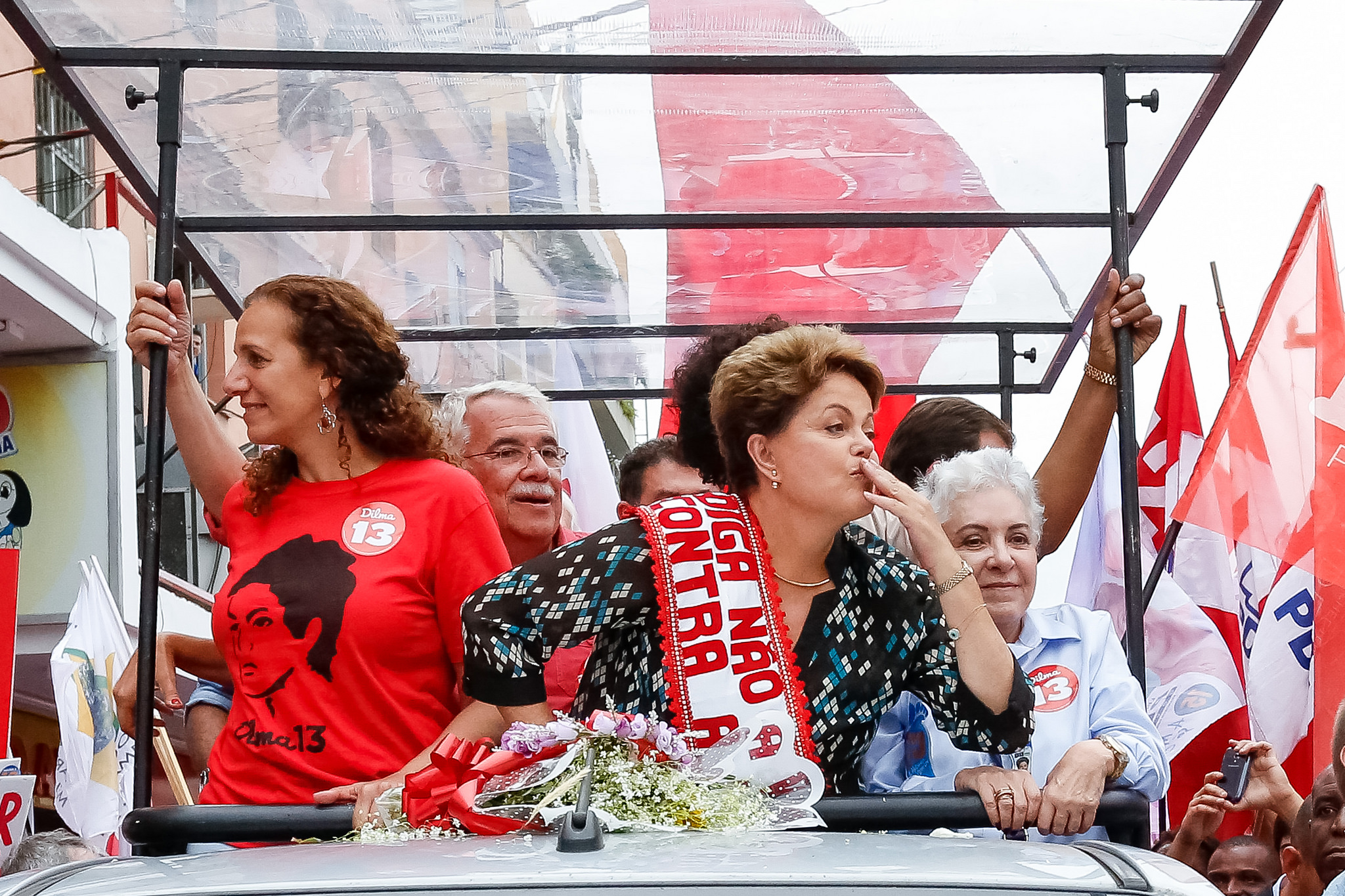 Dilma reitera compromisso com as mulheres