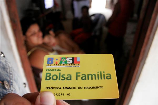 Com Bolsonaro, 3,5 milhões de brasileiros estão na fila de espera do Bolsa Família
