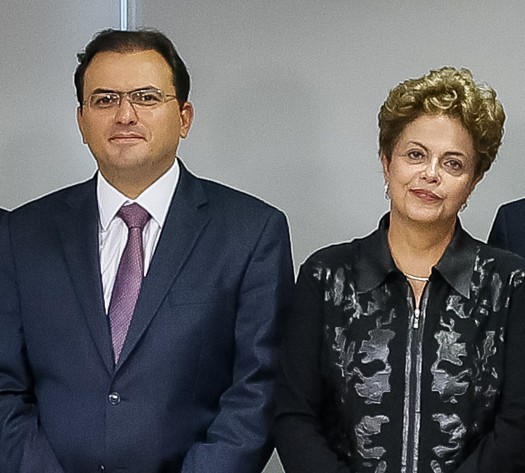 Dilma recebe plano de combate à corrupção da OAB