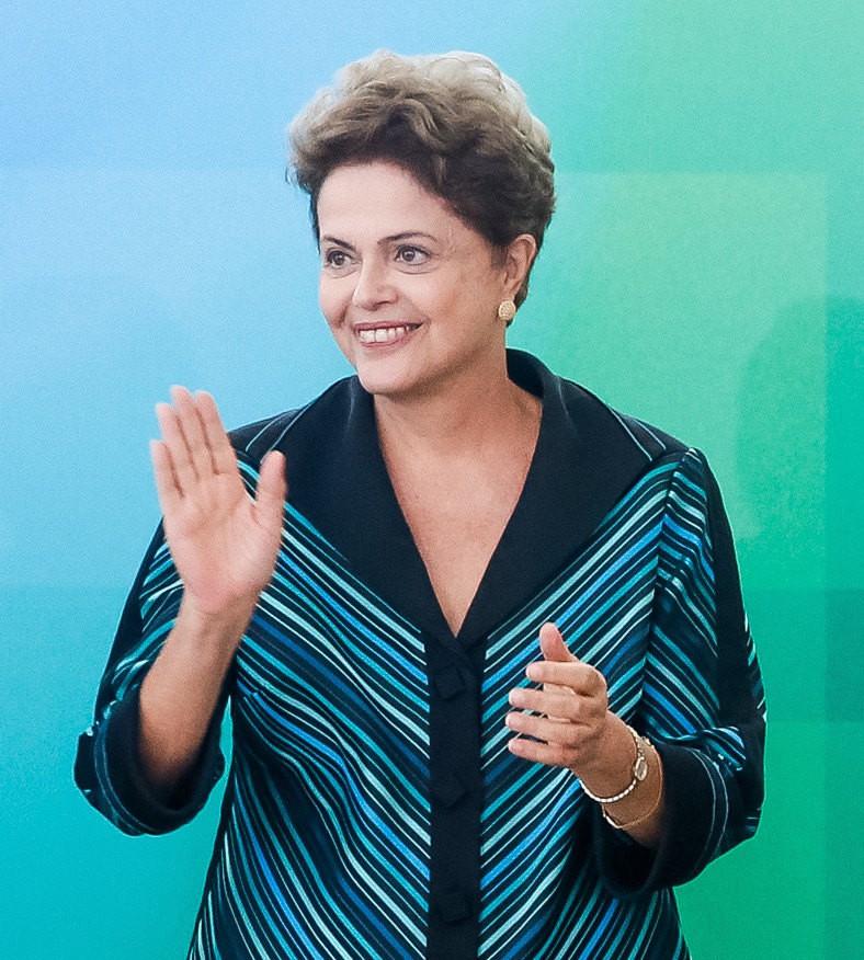 Dilma reforça diálogo permanente com prefeitos   