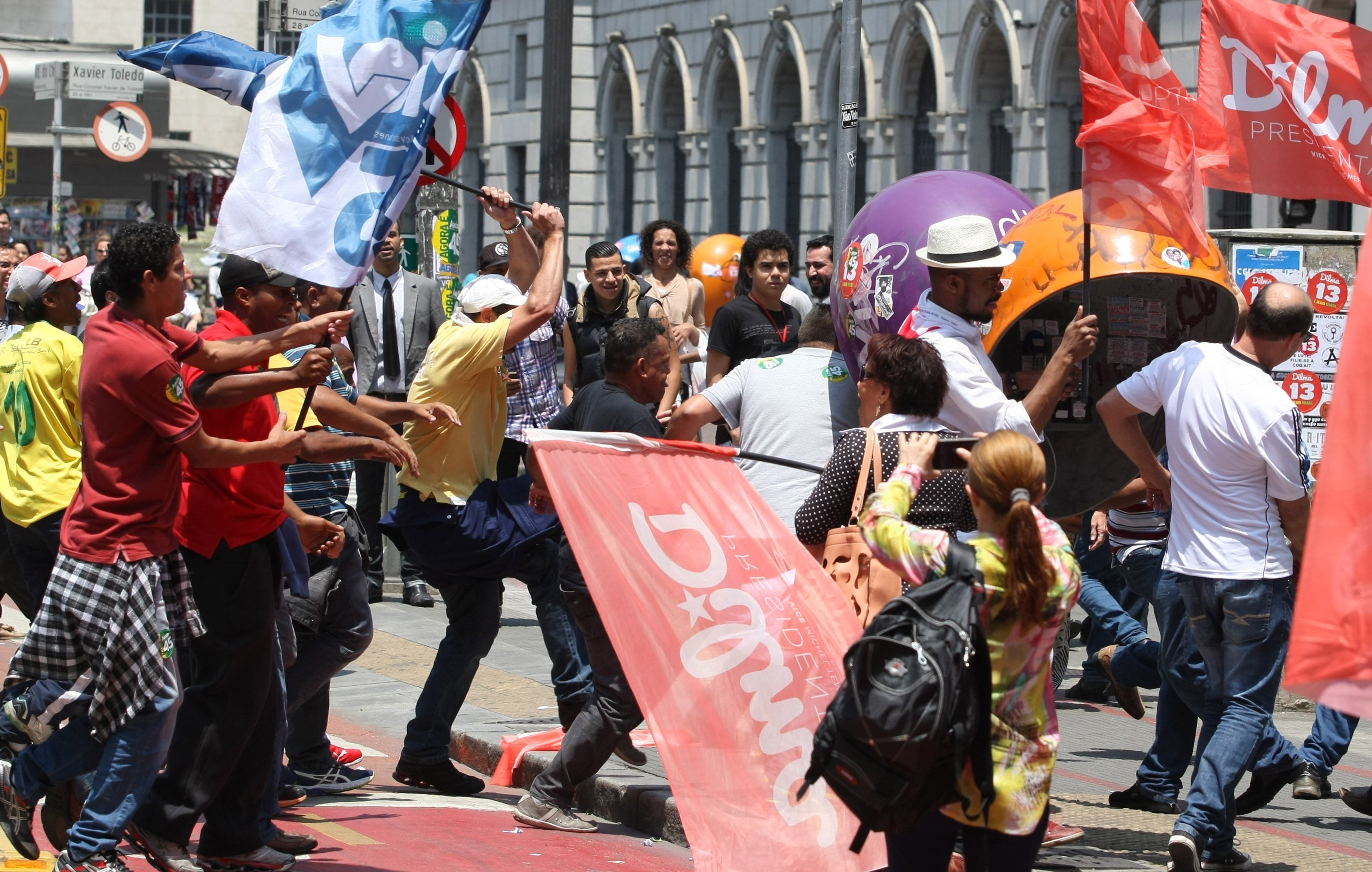 Hostilidade contra petistas é considerada fascista e antidemocrática