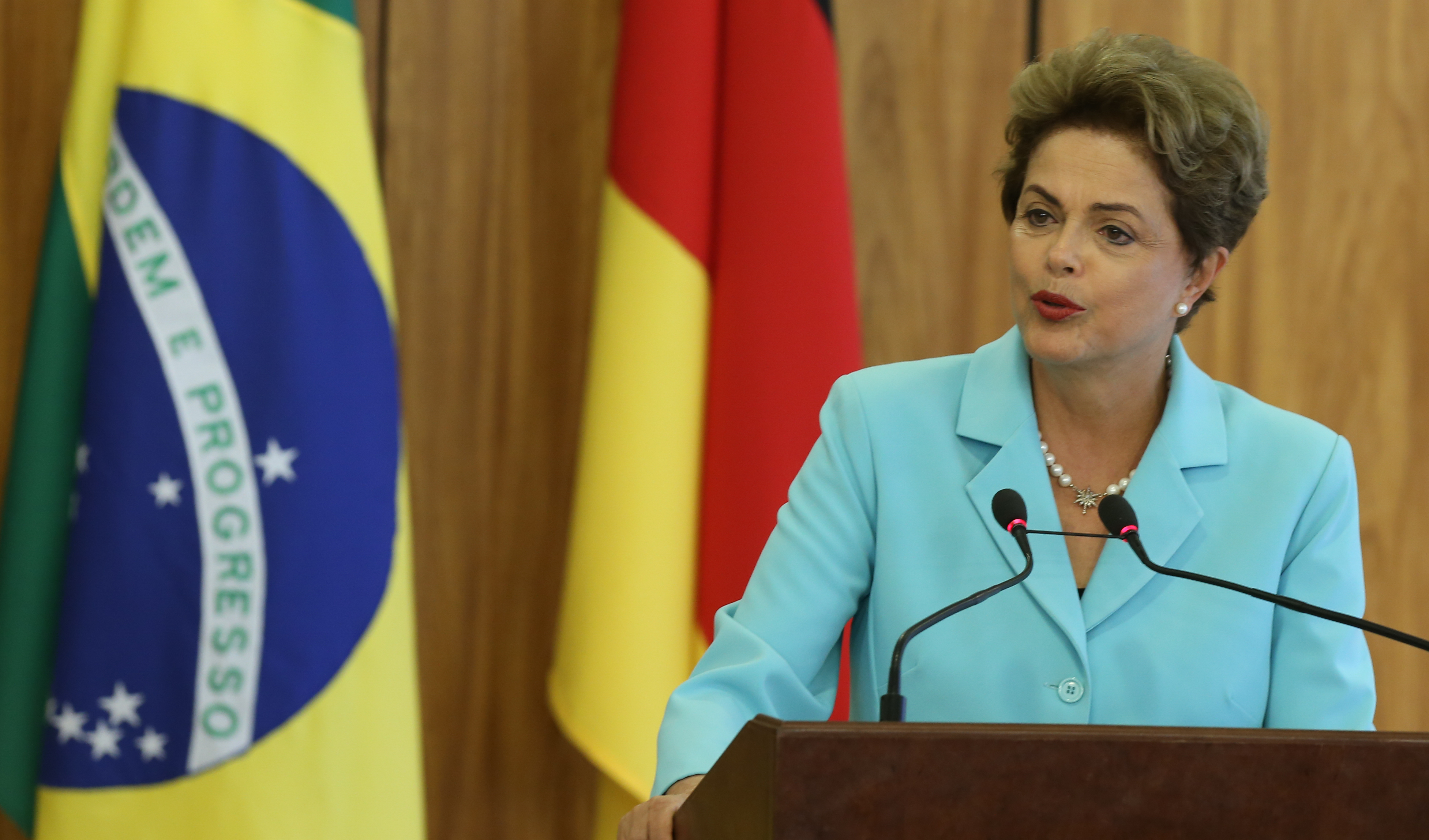 Dilma convida Alemanha a participar de licitações do programa de investimentos