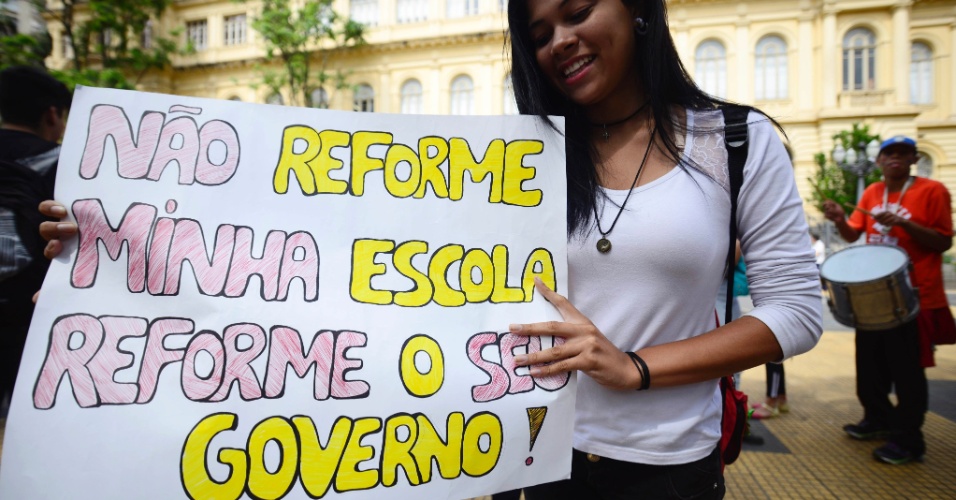 Professores e alunos fazem novo protesto contra mudanças de Alckmin na educação