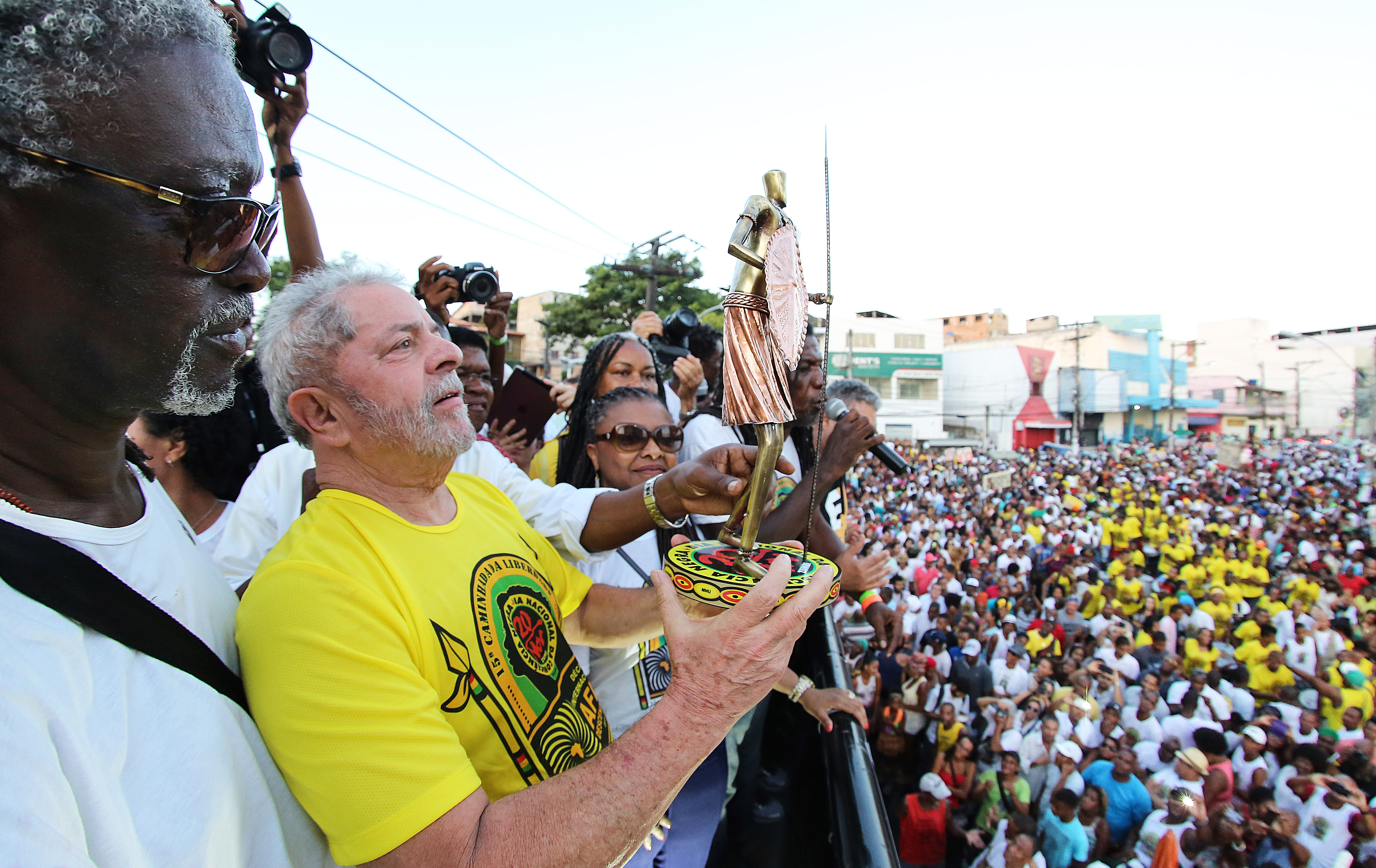 Berço da cultura afro, Lula diz que PT fez mais pela população negra