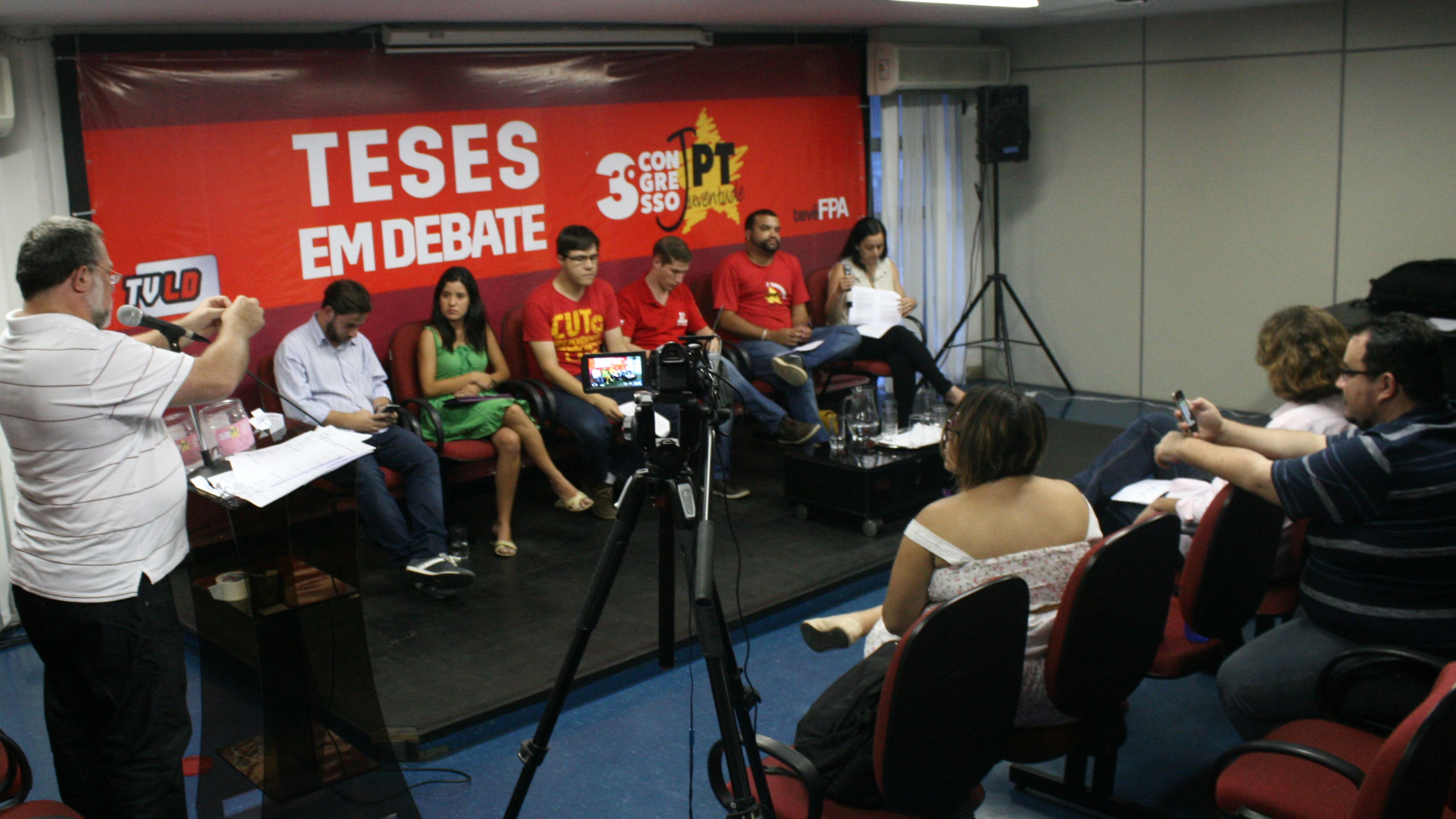 Jovens petistas debatem as teses ao 3º Congresso da Juventude