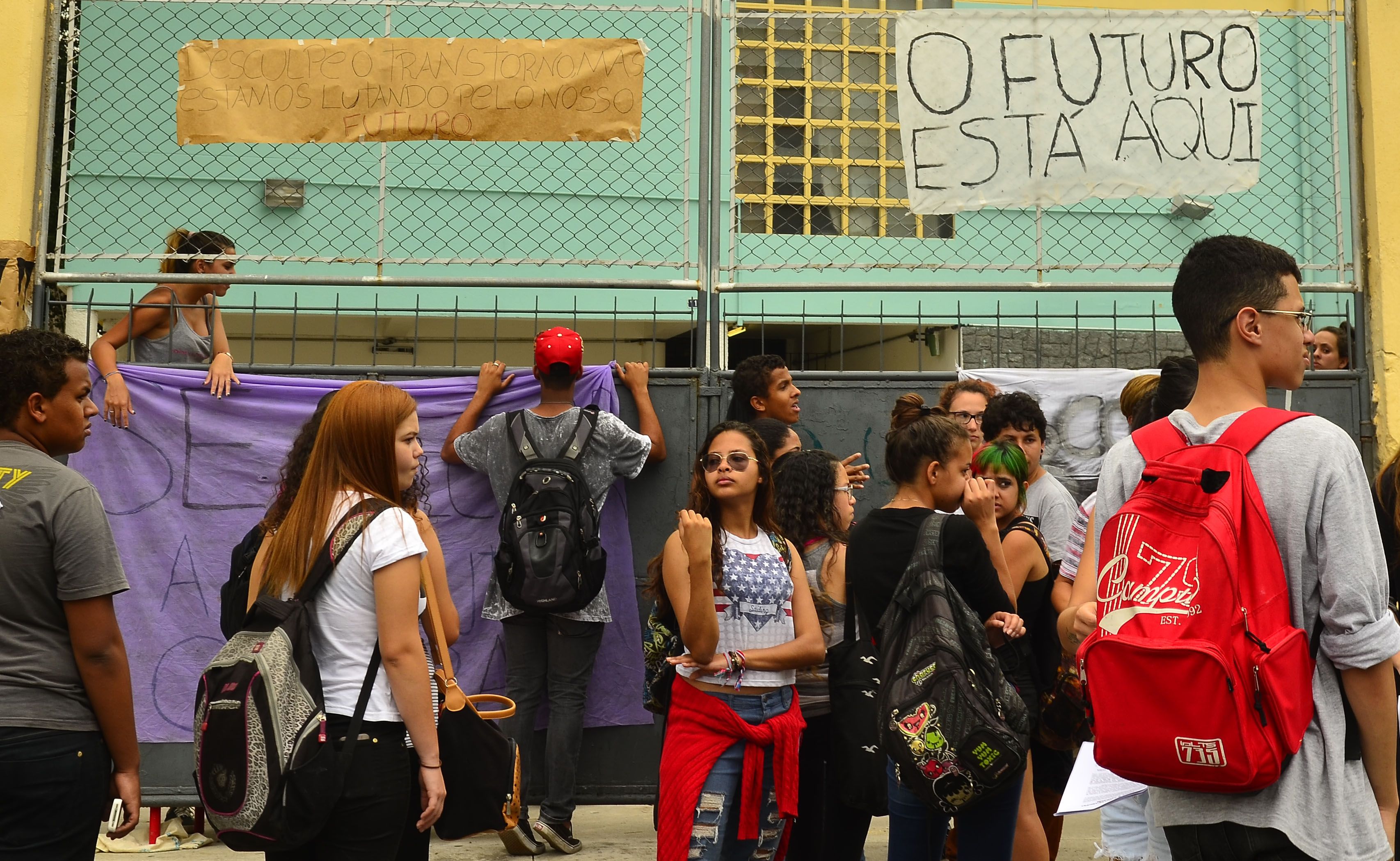 Estudantes que ocupam escolas em SP não são bandidos, afirma Leci Brandão