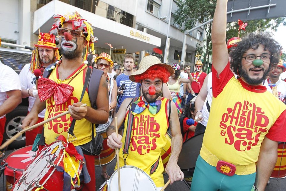 Em Curitiba, artistas participam de ato contra o golpe