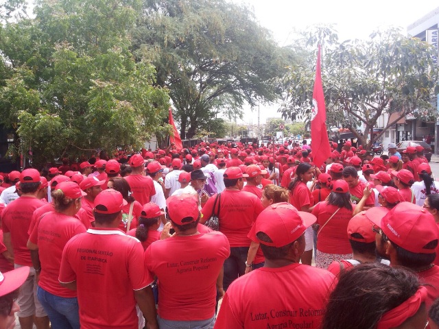 Movimentos pela democracia e contra golpe tomam as ruas em todo o País