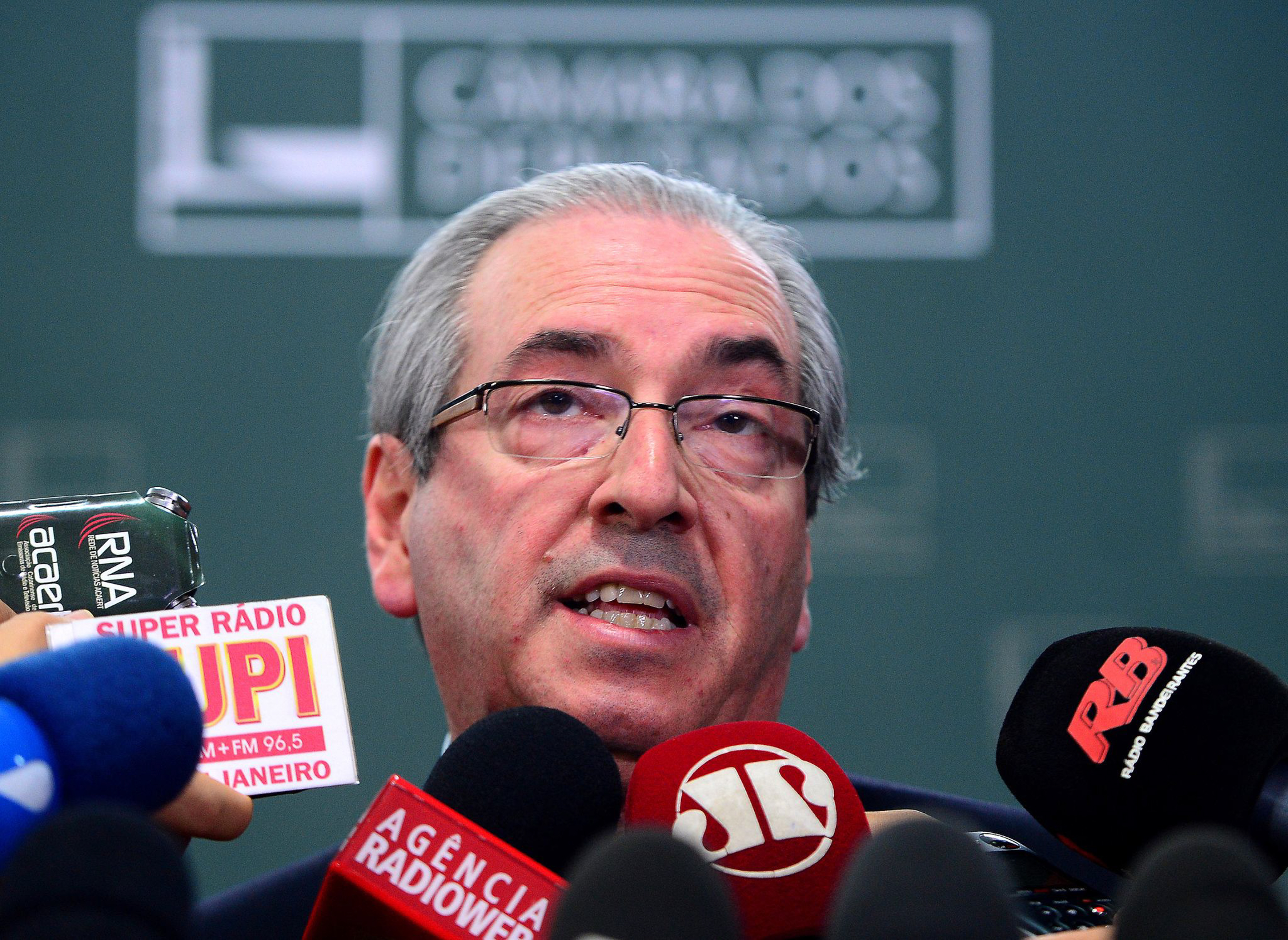 STF notifica Cunha sobre pedido de afastamento