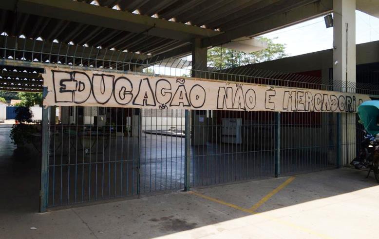 Goiás já tem 21 escolas ocupadas contra privatização tucana