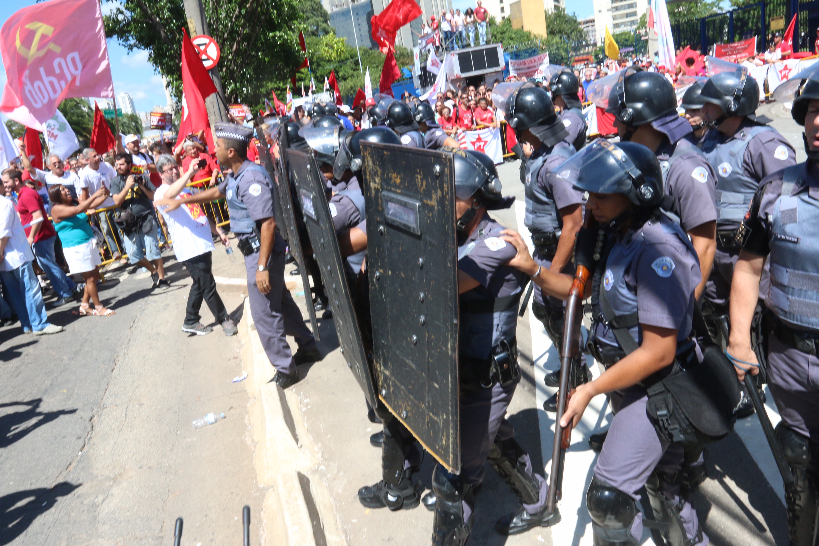 PT-SP repudia ação truculenta da PM durante ato de apoio a Lula