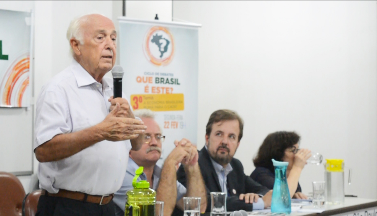 Bresser-Pereira: Elite financeira promove terrorismo econômico