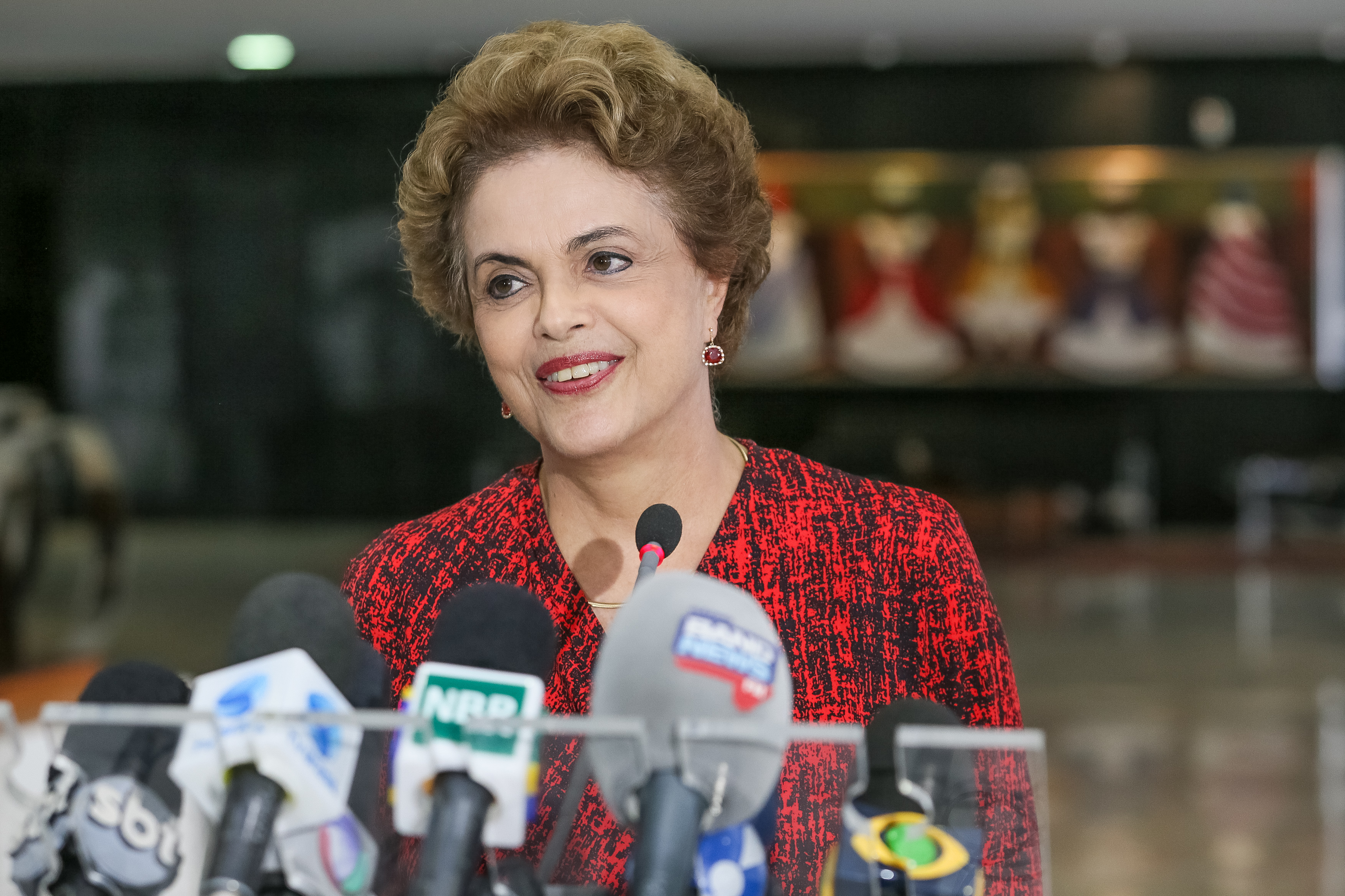 Lula como ministro fortalece o governo, garante Dilma