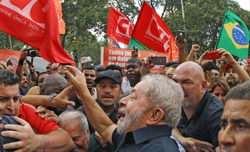PT no Senado divulga nota pública de apoio a Lula
