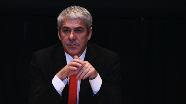 Para ex-premiê de Portugal, direita dá golpe político no Brasil