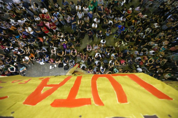 Atos acontecem desde março em todo país contra o impeachment (Foto: Paulo Pinto/Agência PT)