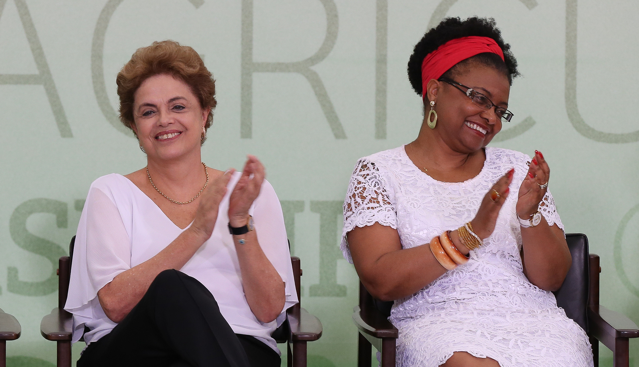 Dilma assinou decretos de desapropriação e emissão de posse para as comunidades quilombolas