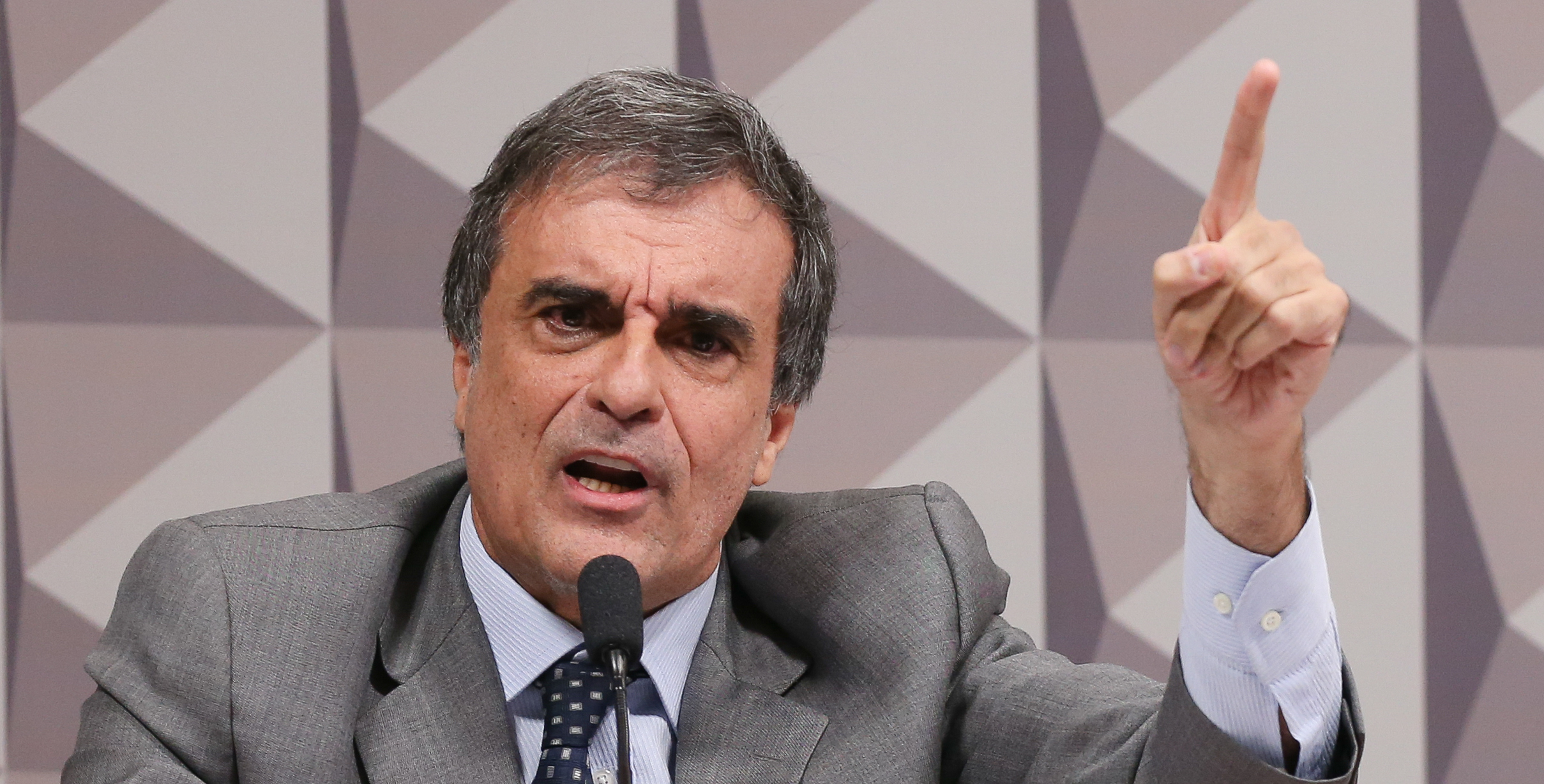 AGU pede que STF anule impeachment ‘viciado’ por Cunha