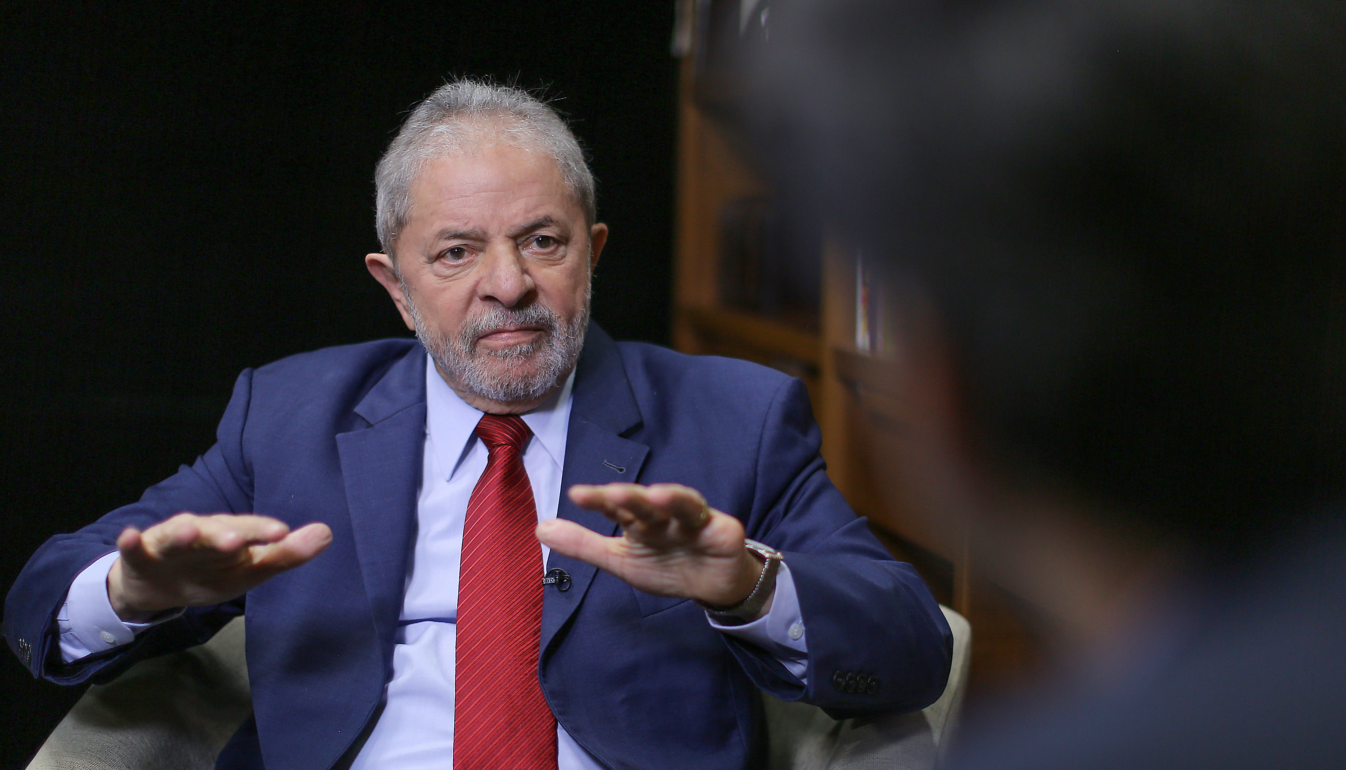 Lula critica Temer: Ele deveria governar de forma interina