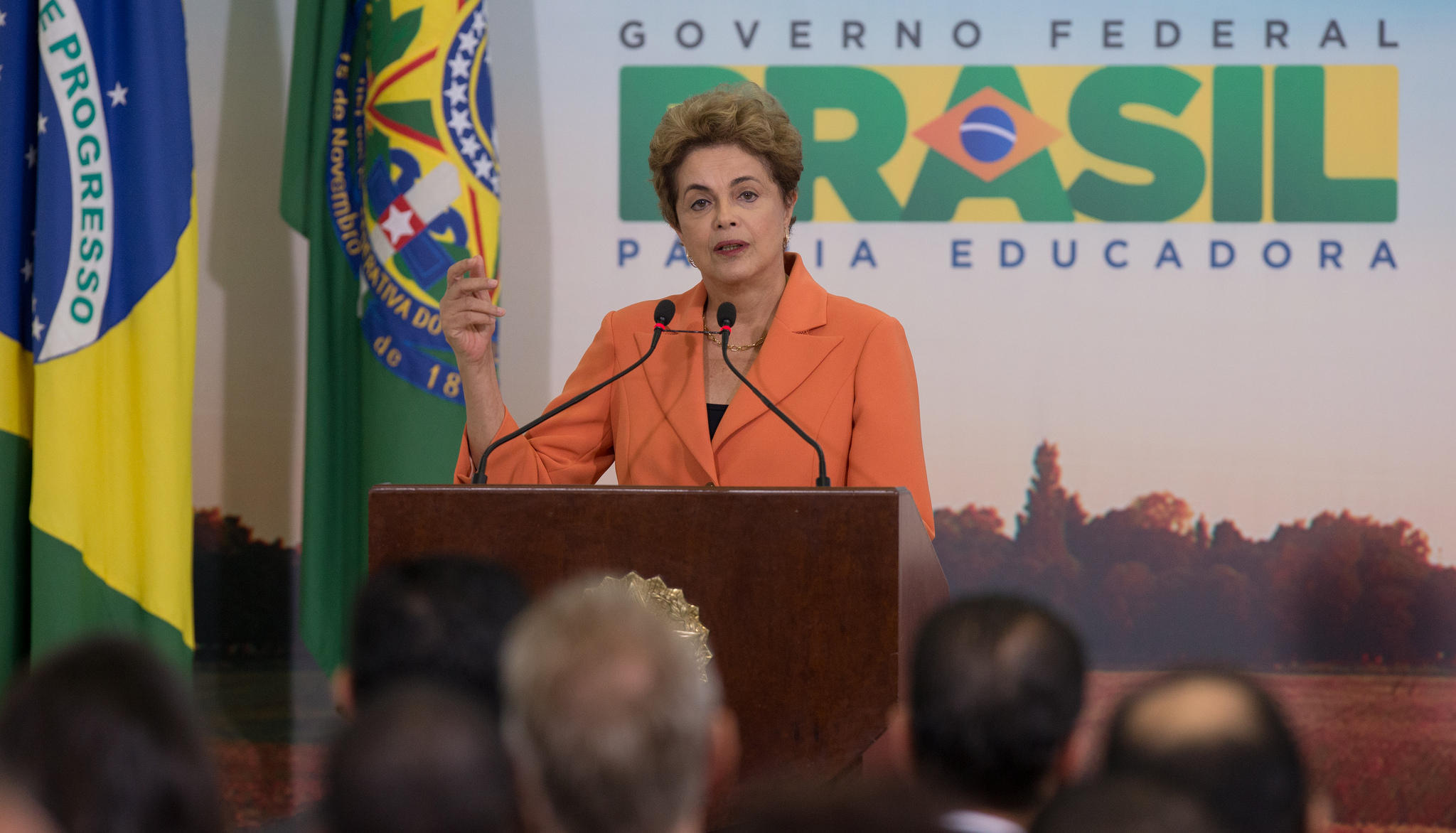 Dilma repudia vazamentos às vésperas da votação do impeachment