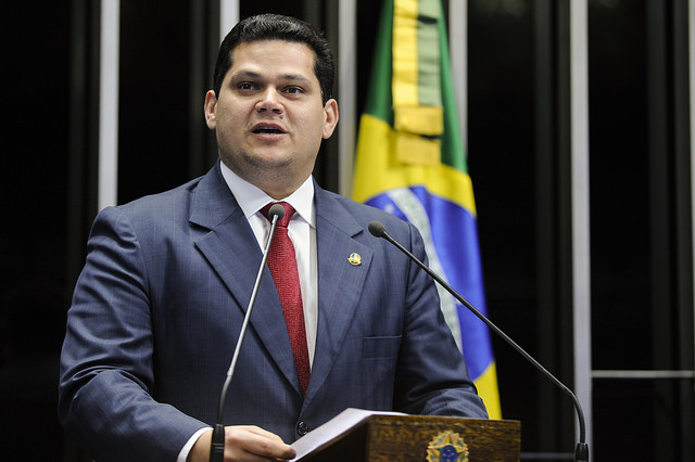 Senadores golpistas: Alcolumbre e a campanha mais cara do Amapá