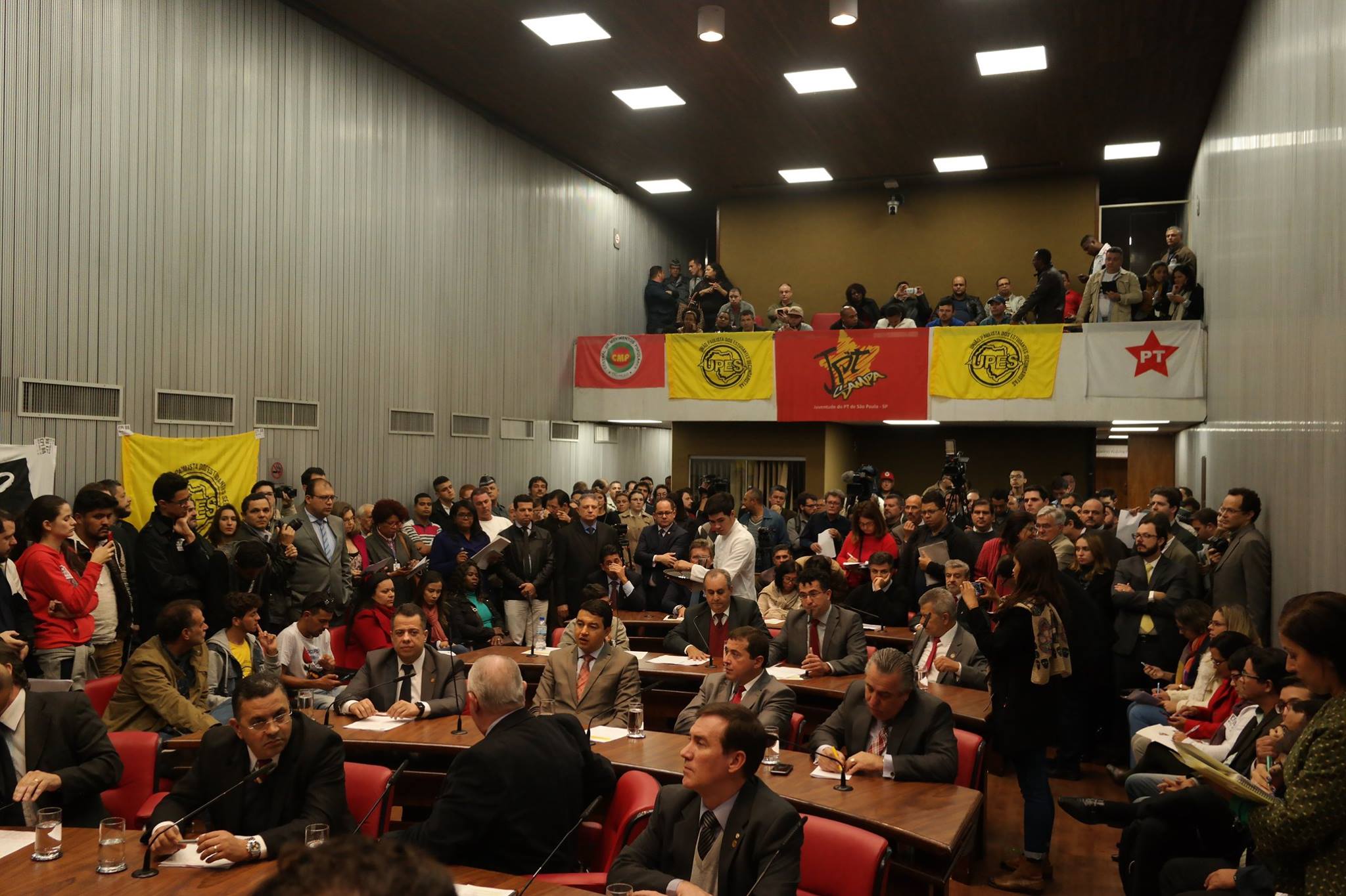 Com relator aliado, PSDB tenta anular apuração da CPI da Merenda