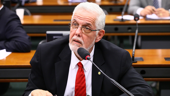 Comissão da Câmara cobra explicação sobre corte de avião de Dilma