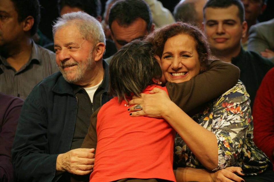 Com Lula, Jandira Feghali lança pré-candidatura à prefeitura do Rio