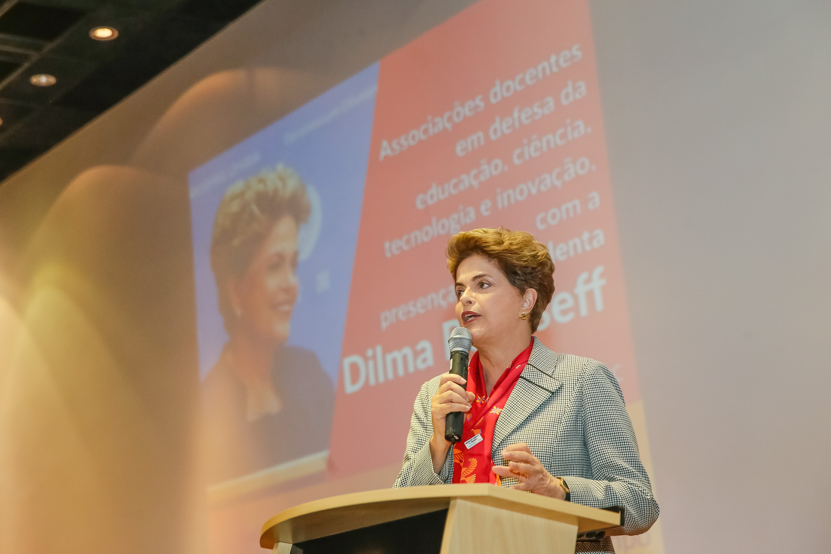 Dilma: Escola sem Partido é escola sem alma, sem debate, sem posição