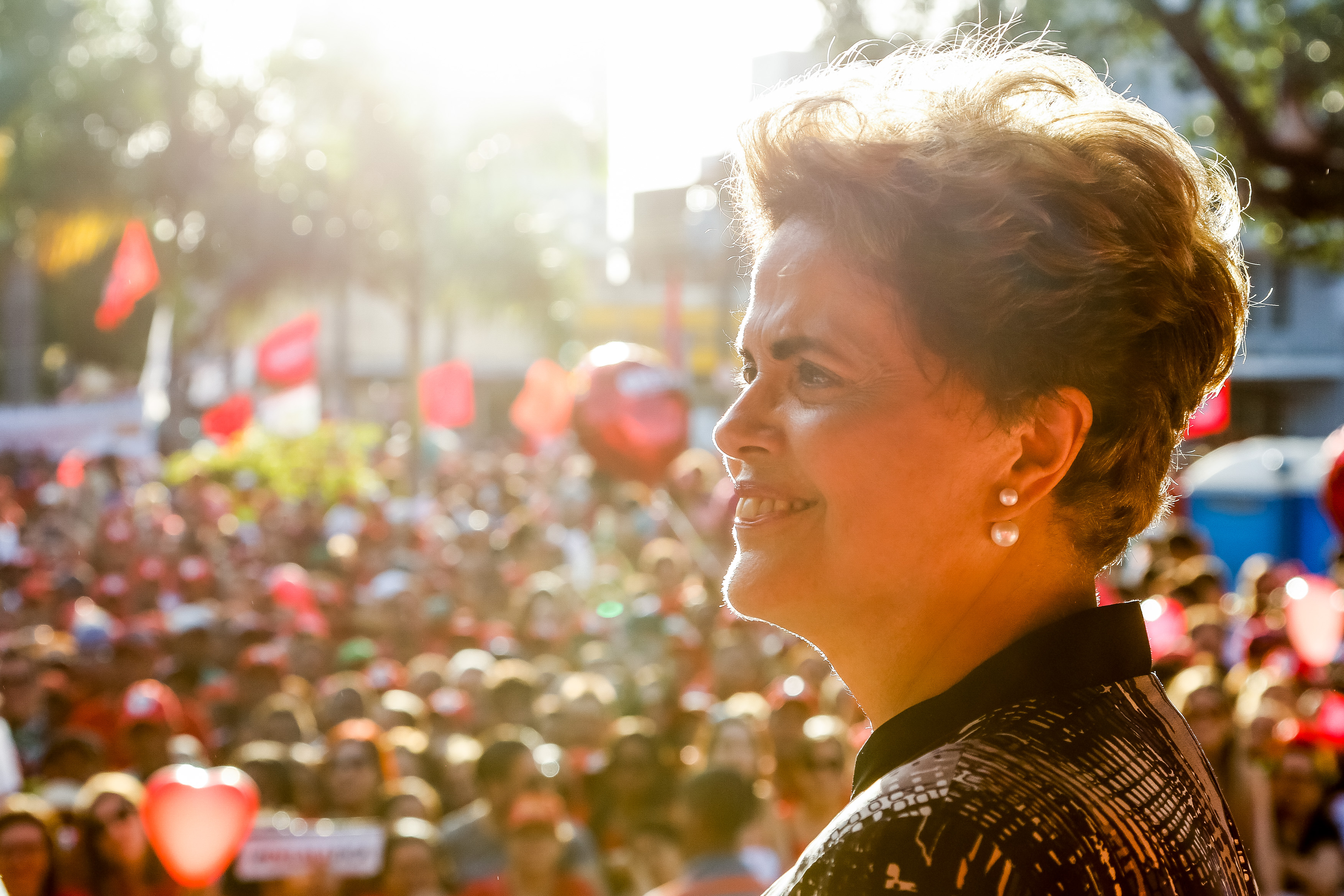 “Brasil precisa de banho de democracia”, afirma Dilma na Itália