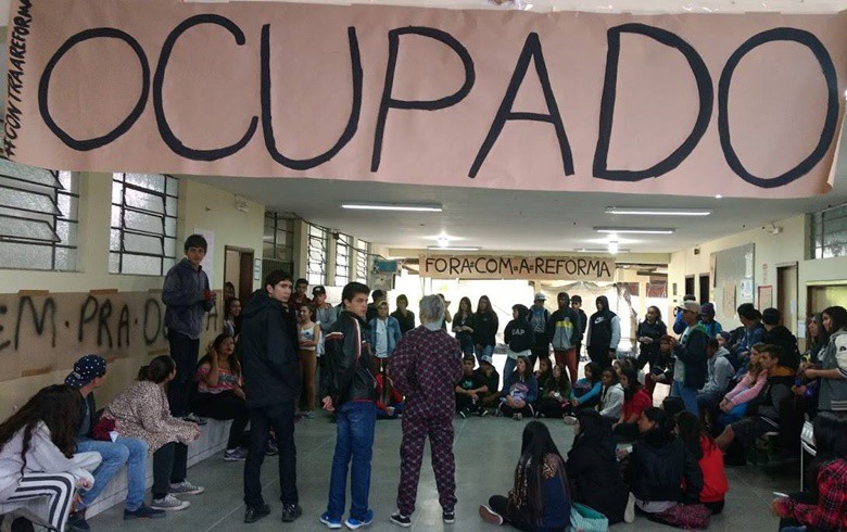 Advogado garante que vai processar agressores de estudantes no Paraná