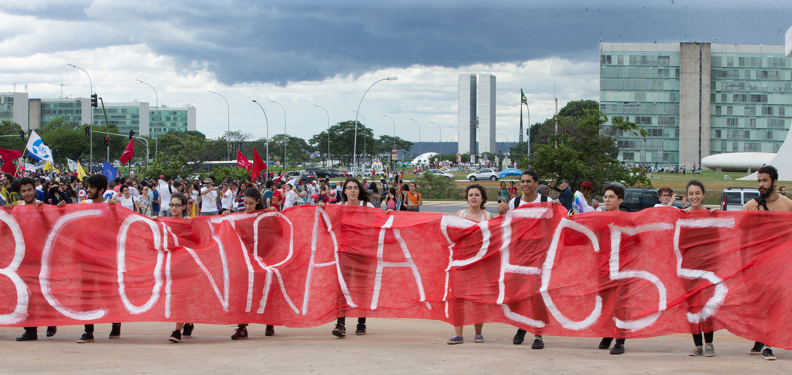 Rui Falcão: PEC 55 arreganha a hipocrisia do governo usurpador