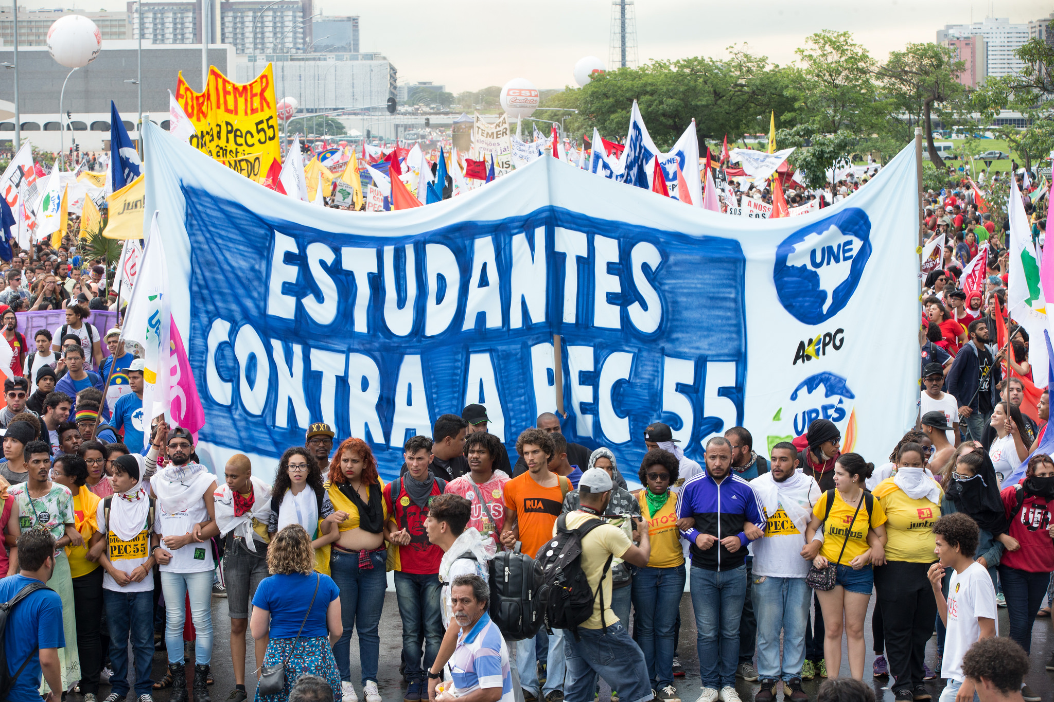 Ipsos: 42% dos brasileiros são contra a PEC da Morte