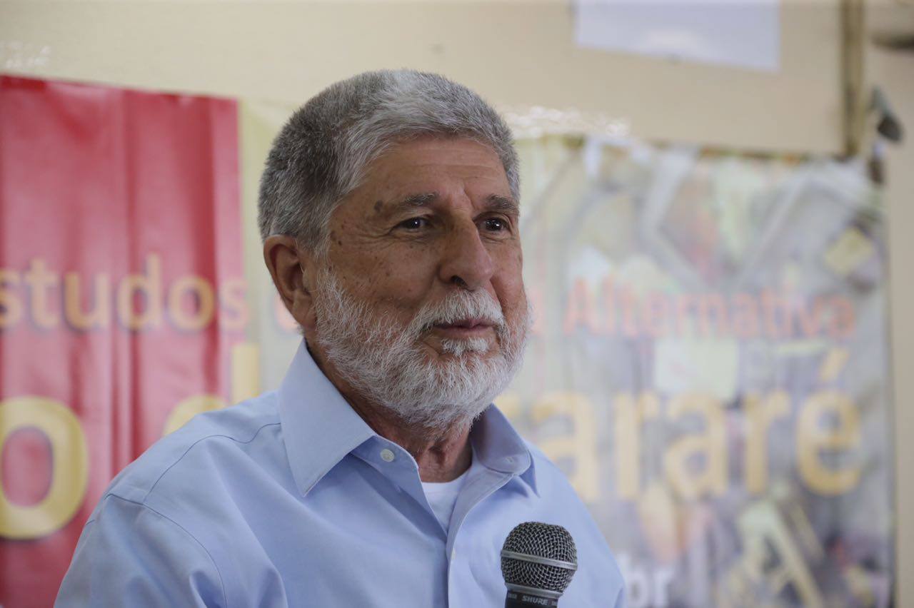 Celso Amorim critica afastamento do Brasil de países da América do Sul