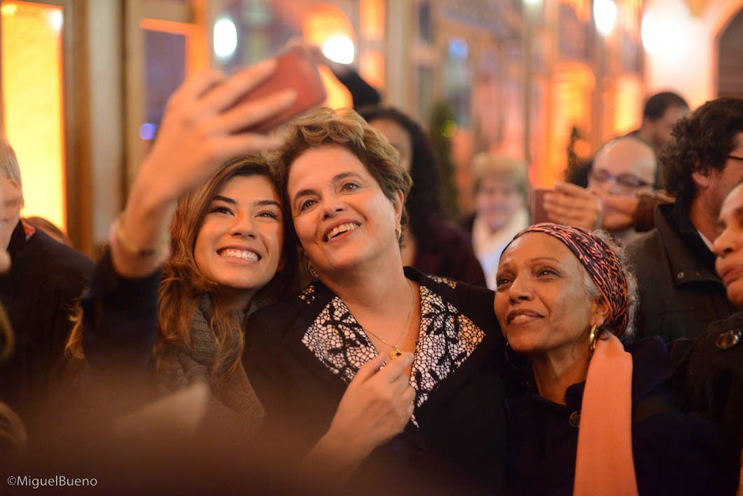 Em Genebra, Dilma denuncia o golpe e é chamada de “superstar” por suíços