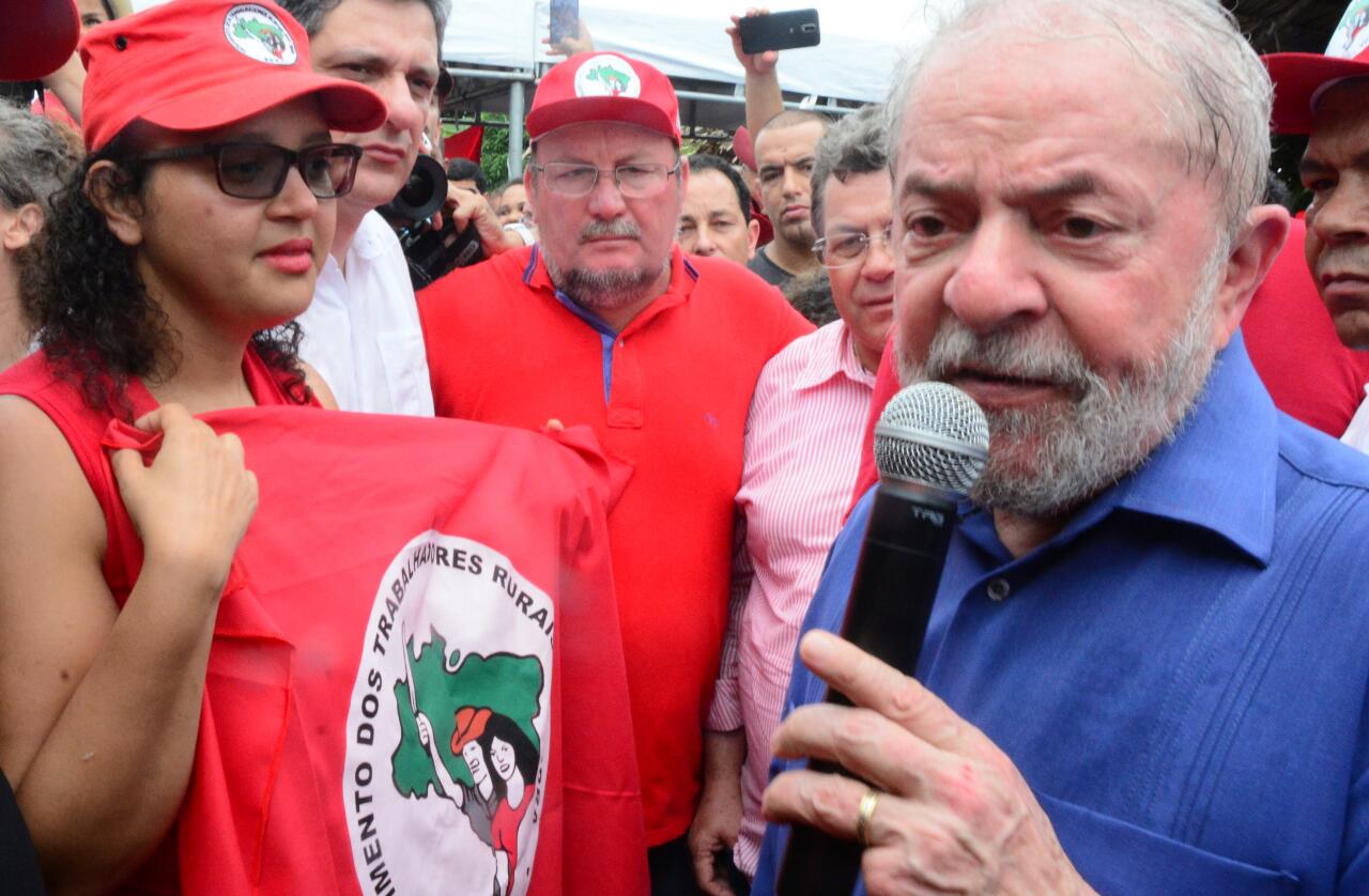 Emoção marca passagem de Lula pelo assentamento Valdir Macedo