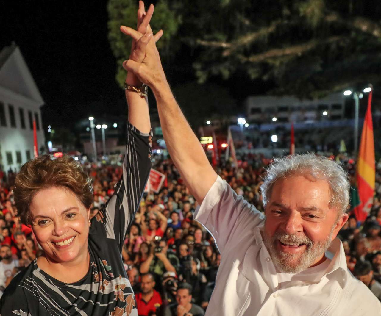 Confira as fotos do ato de Maricá (RJ) com Lula e Dilma