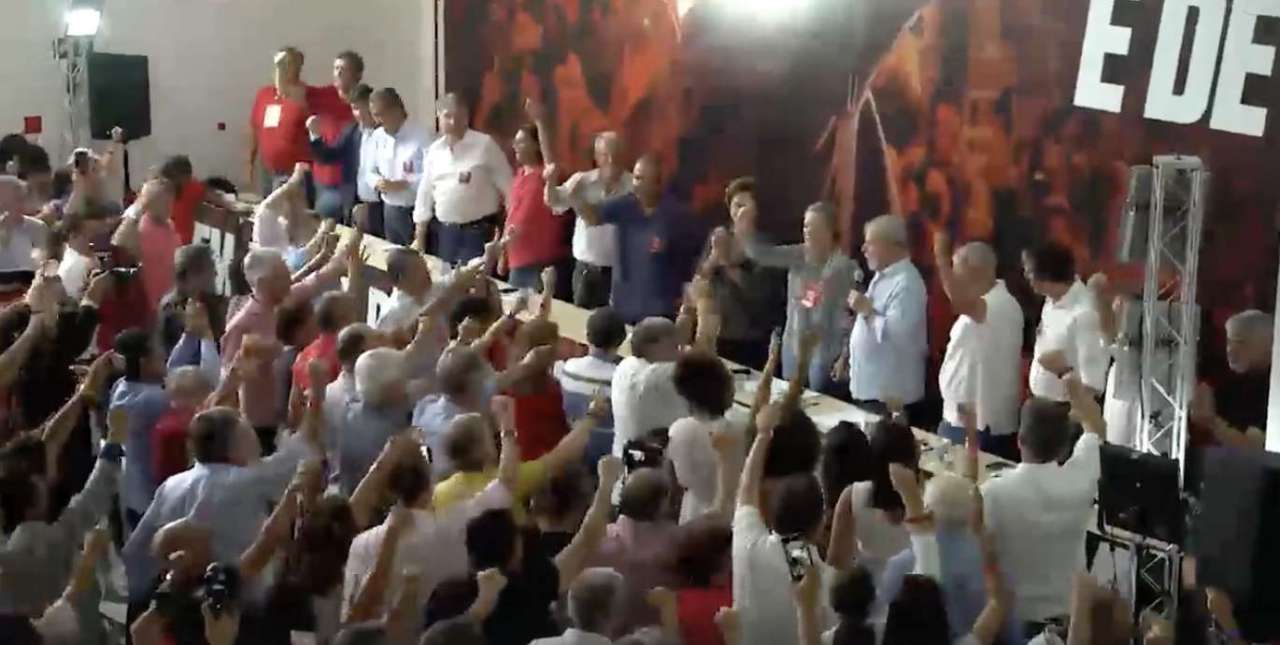 “Eu aceito”, diz Lula sobre aclamação para pré-candidatura