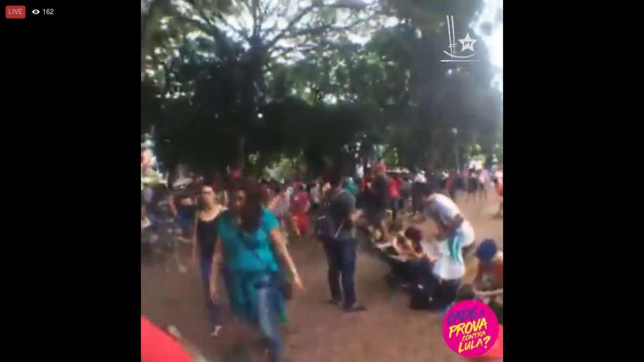 Veja ao vivo o Ato das mulheres em Porto Alegre