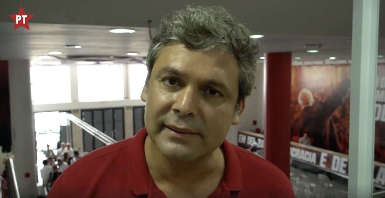 Lindbergh Farias sobre o registro da candidatura de Lula