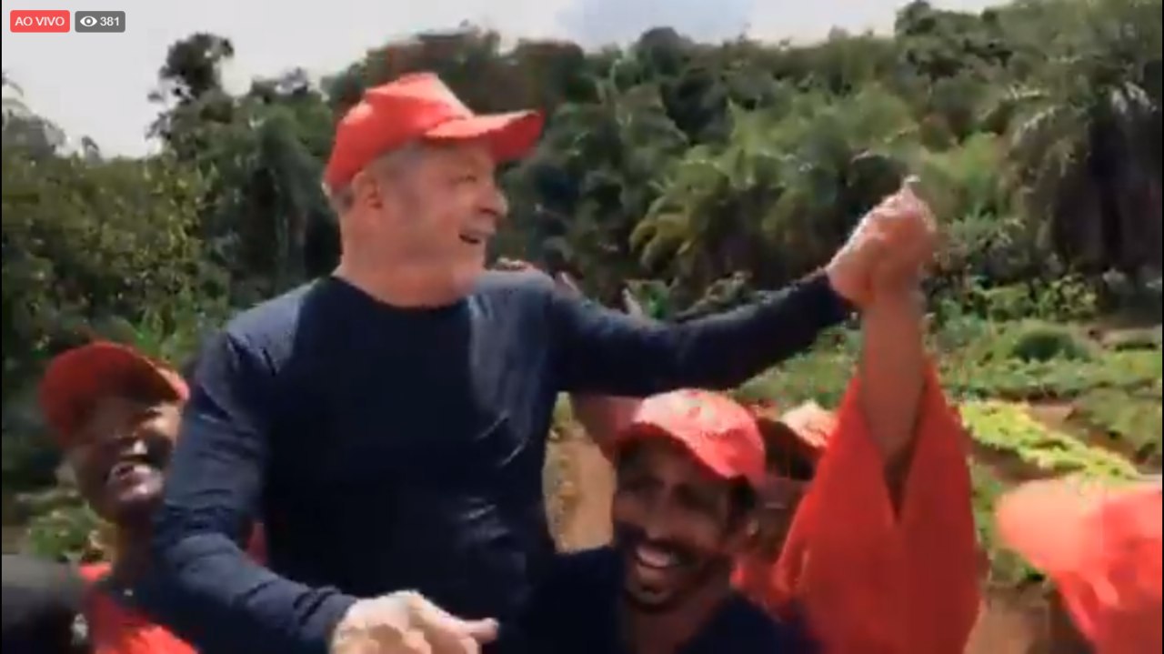 Assista: Lula visita acampamento do MST Itatiaiuçu (MG)