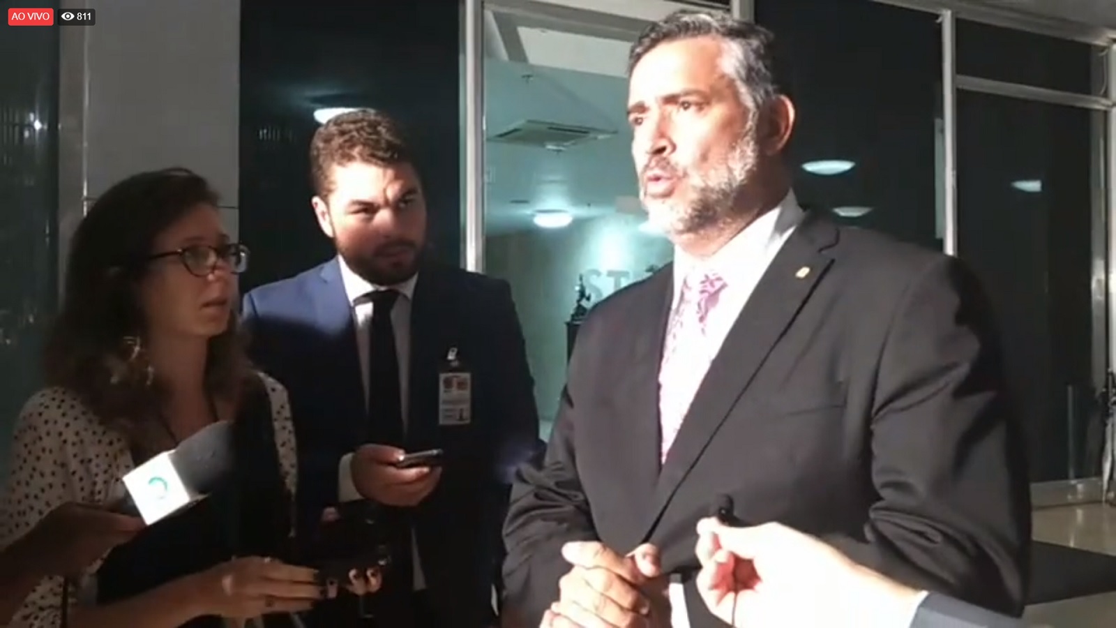 Assista: Parlamentares entregam documento a Cármen Lúcia