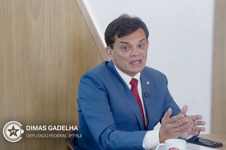 “As manifestações deram um recado muito claro ao Congresso”, diz Dimas Gadelha