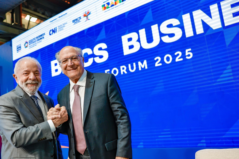 Brics: Lula pede novo modelo de desenvolvimento que promova paz e inclusão